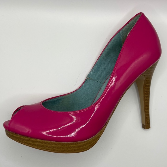 Charlotte Russe “Sandy” Pink Peep Toe Pump - Picture 2 of 7